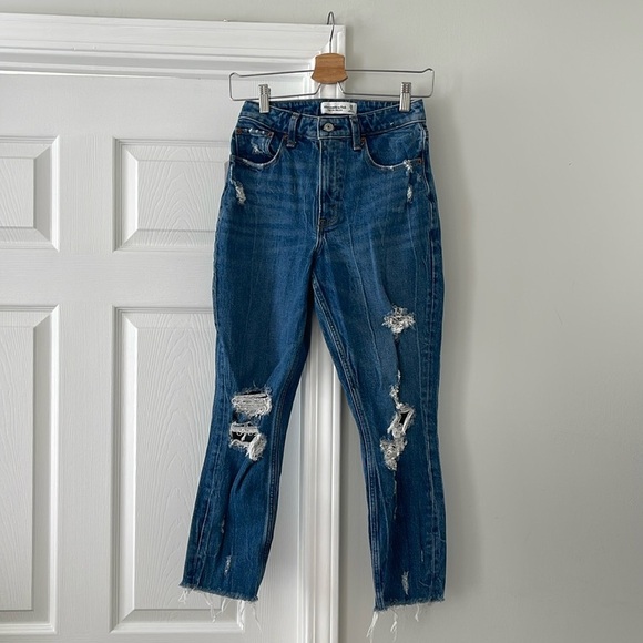 Abercrombie & Fitch Curve Love High Rise Mom Jean Size 25/0S - Picture 1 of 4